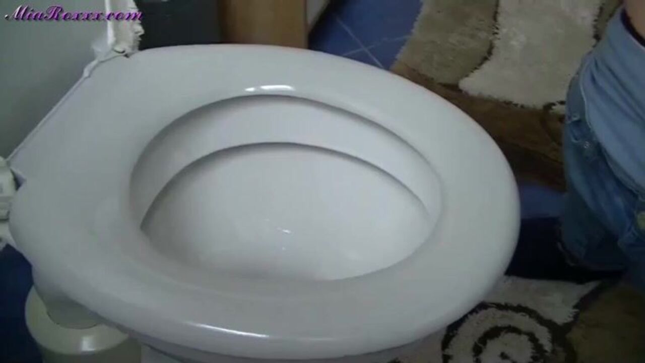 Mia misses the toilet and gets a wild, wet and wild scat adventure