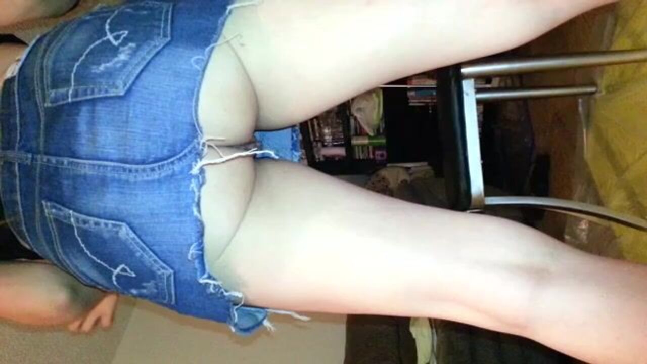 Get up close and personal with some dirty play & scat action!