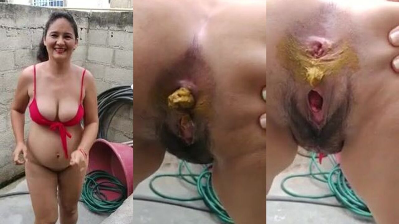 Mature gets a surprise golden shower while getting her wet pussy pounded