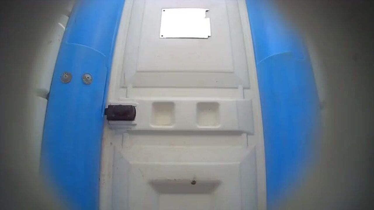 Watch this mature slut scat and poop like a pro