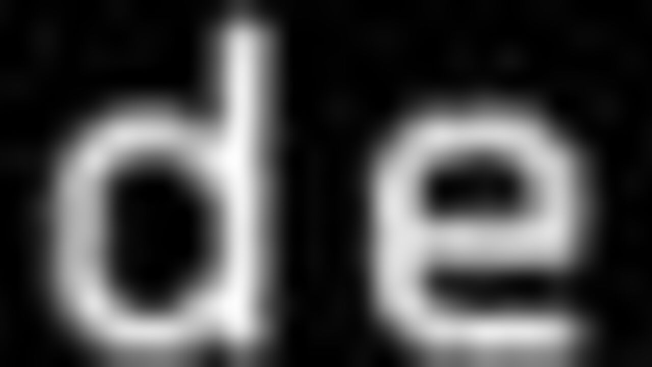 Watch this filthy young girl get her shaved pussy pooped on the floor