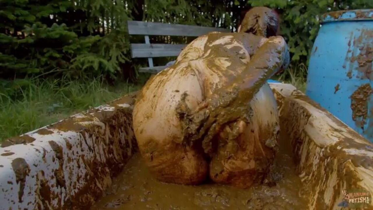 Lyndra Lynn gets off on scat play and dirty talk in steamy video