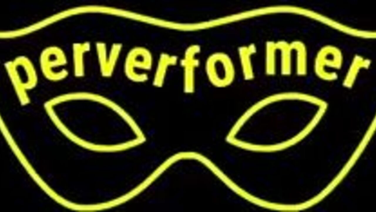 Kinky domination: Slave gets scatqueen in her mouth and pooped out