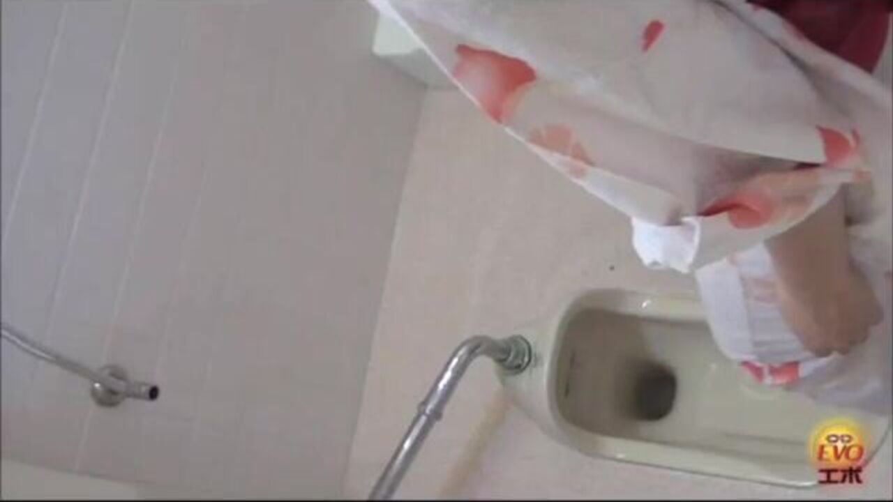 Watch this Japanese slut take a hot load in her scat hole