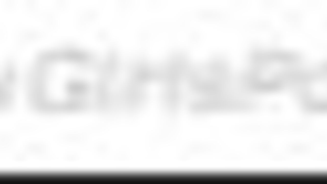 Secretary Pooped in Pantyhose: Scat porn with Pooped-Eyed scat girls