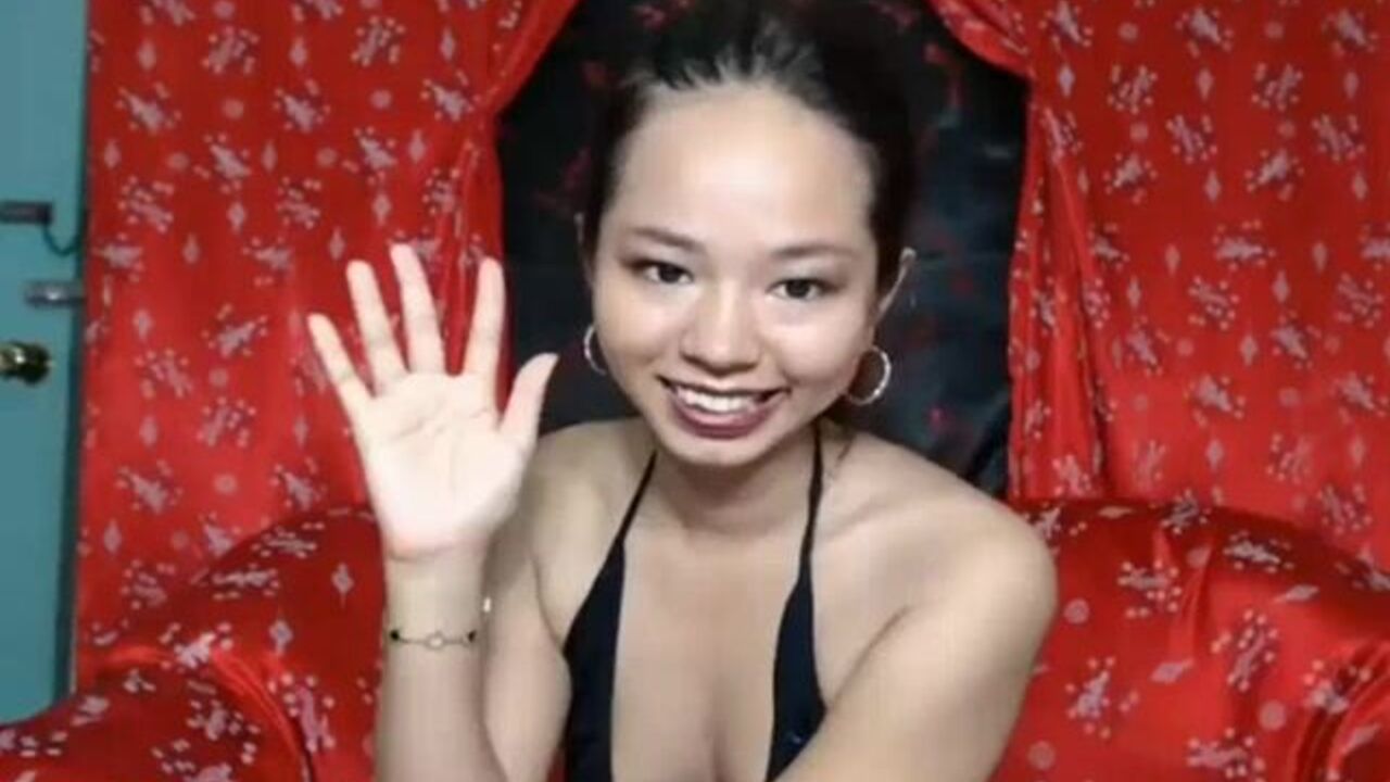Kinky Asian Cam Girl Scats, Pisses and Sucks on Camera
