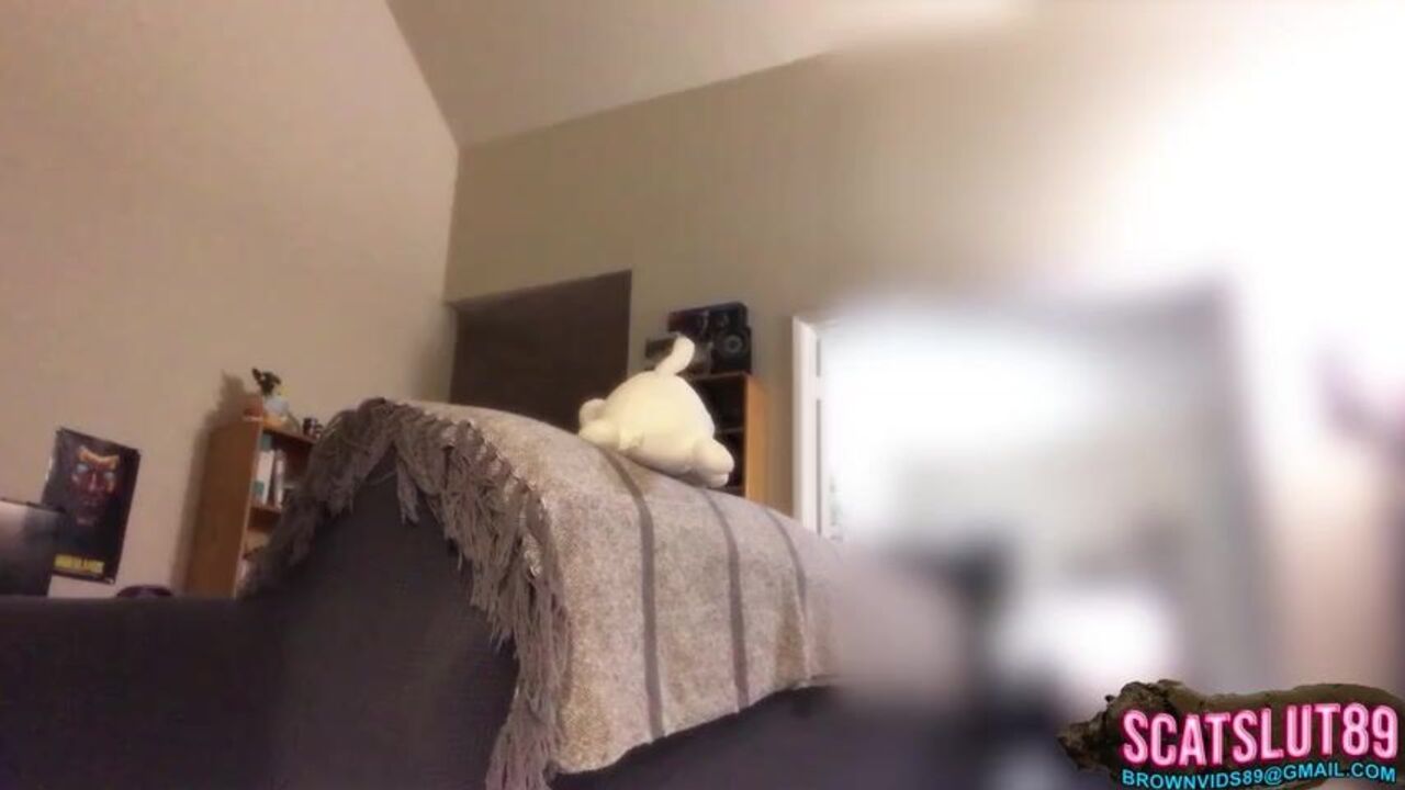 Watch this stunning BBW with a hairy ass scat up close and personal