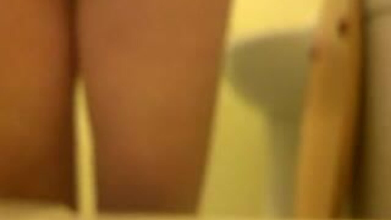 Watch this scat pornstar get her filthy needs satisfied at the toilet