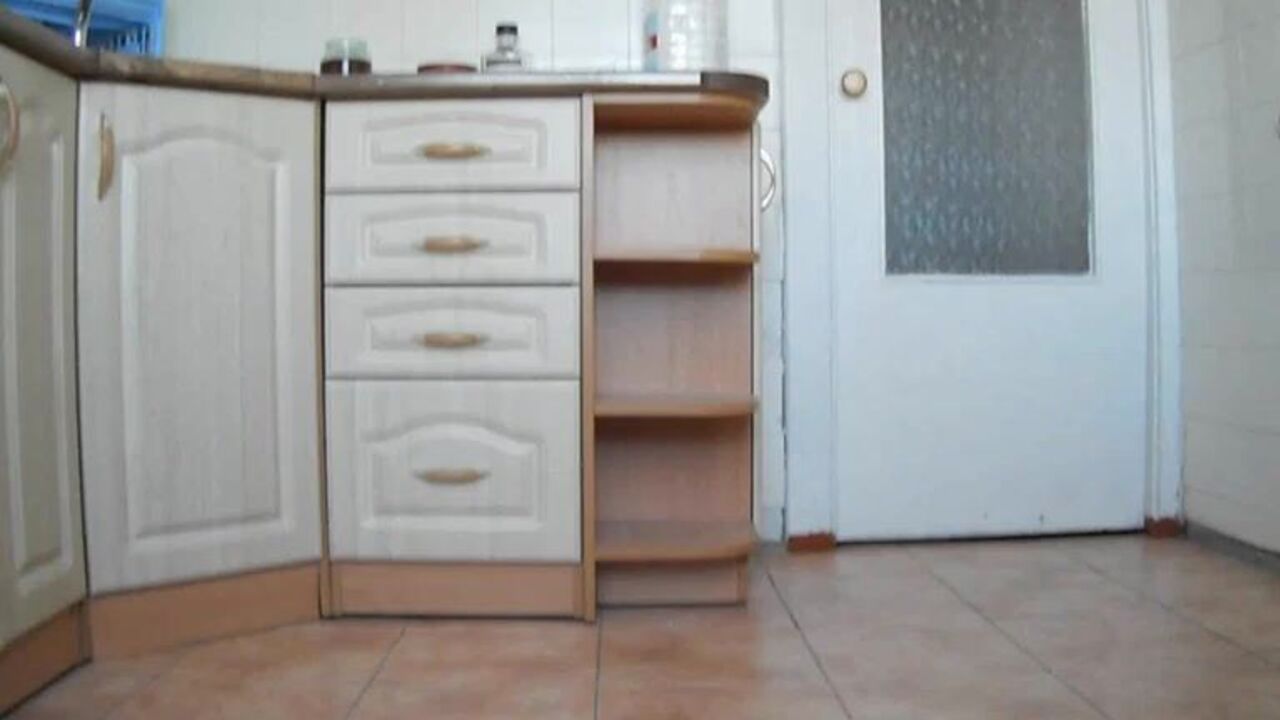 Kitchen Scat: Big Lady's Pee Pile Exposed!