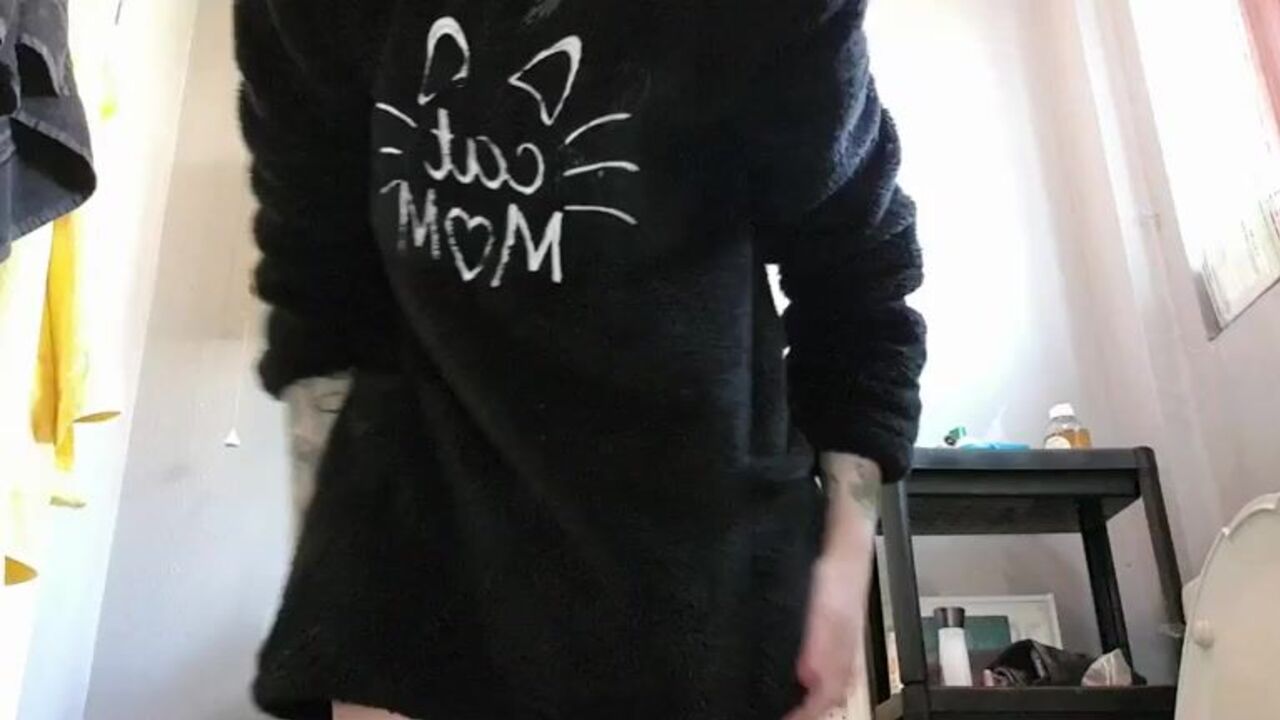 Watch this kinky scat slave getting stuffed hard with a huge, nasty load