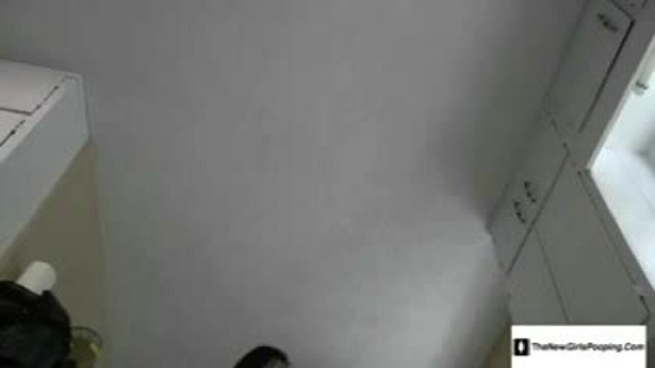 Watch these kinky scat girls get their holes stuffed with fresh loads