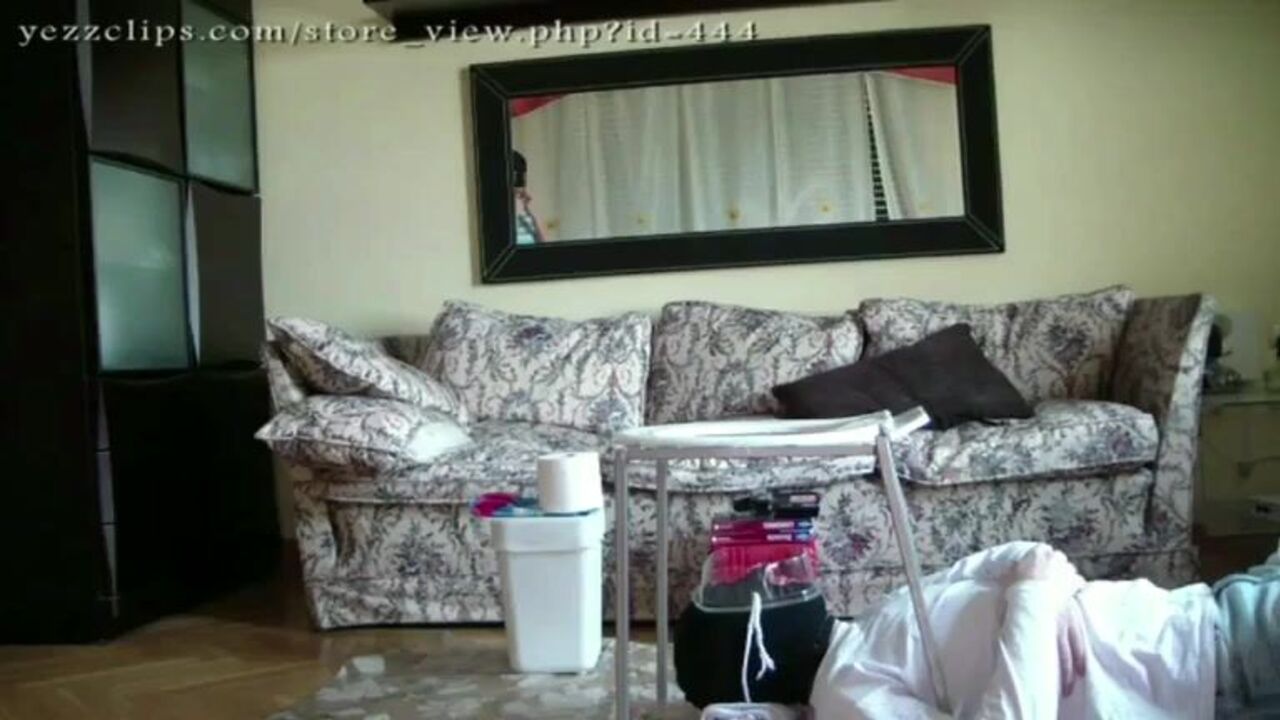 Watch this loser girl get her shitter filled with long turds