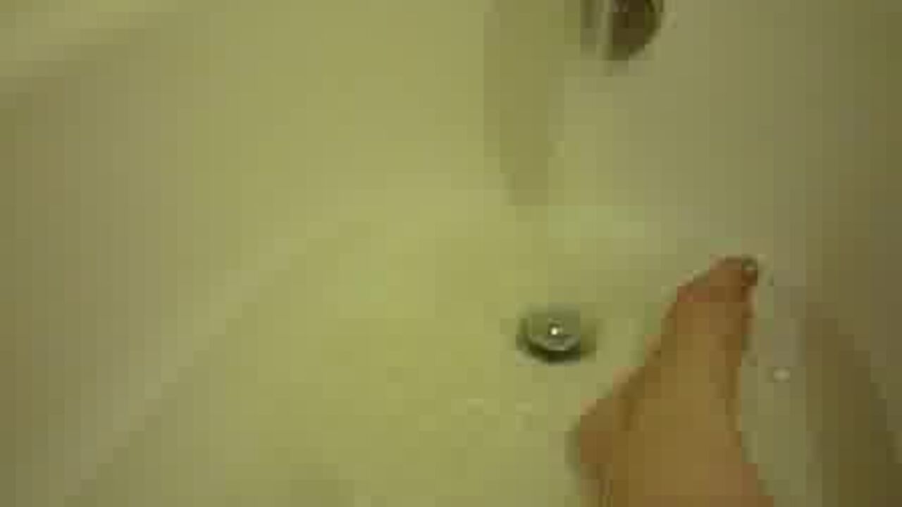 BBW slut gets her pussy and scat drenched in hot bath fun