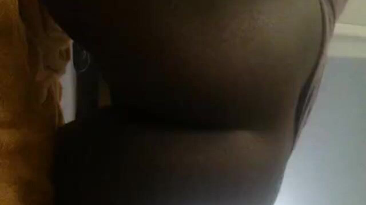 Watch this black hottie get her scat pumped and dumped