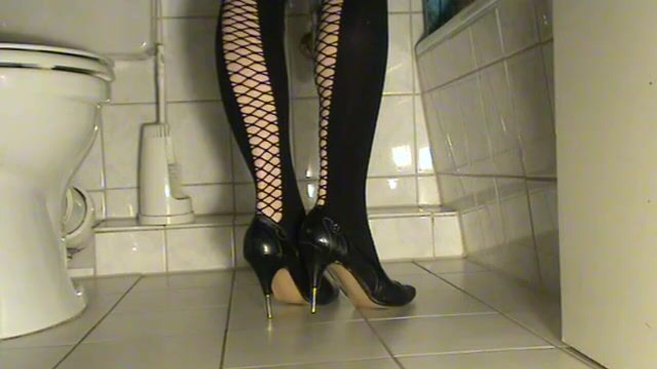 Watch this filthy scat porn video of a scat girl getting pounded hard