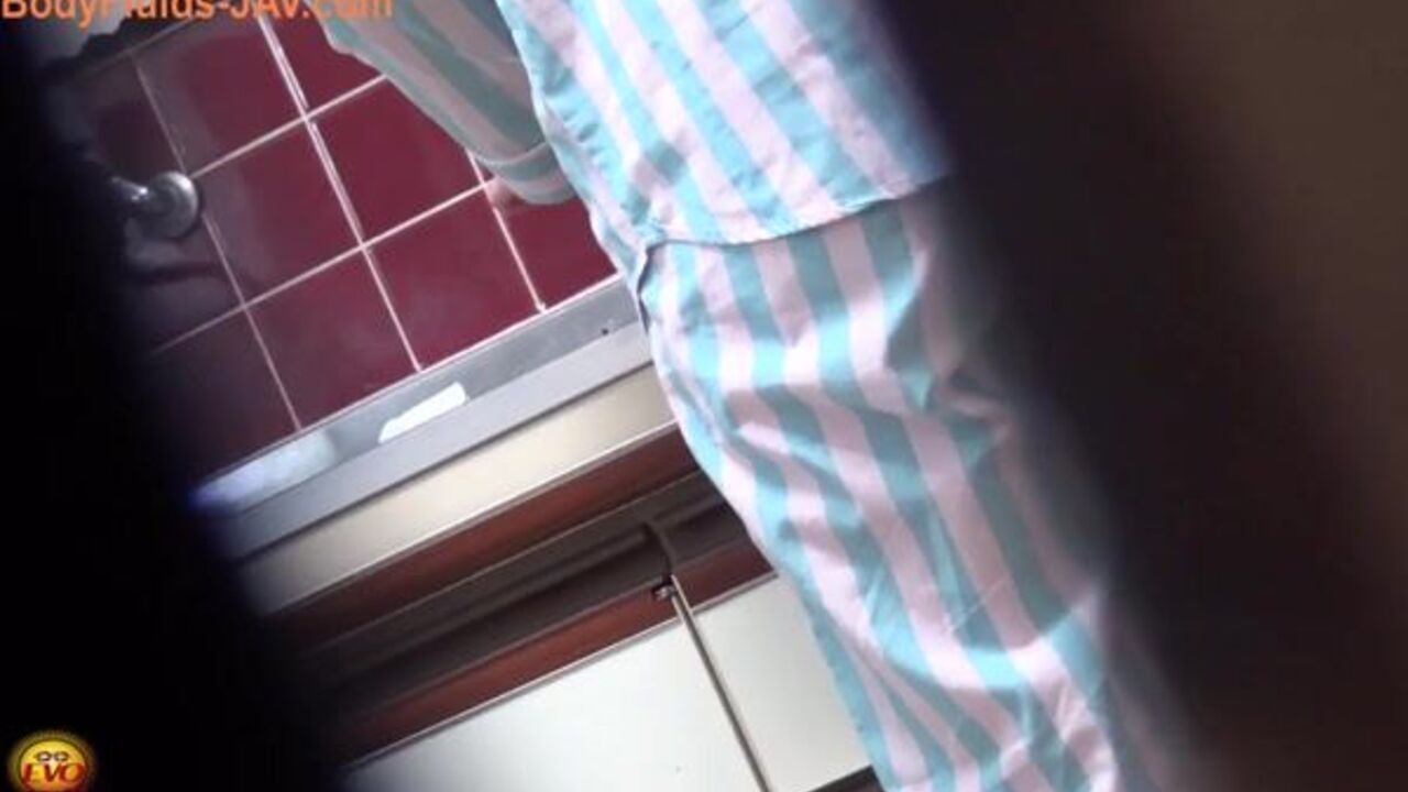 Watch this scat fetish babe get her morning wood with scat play and scat porn