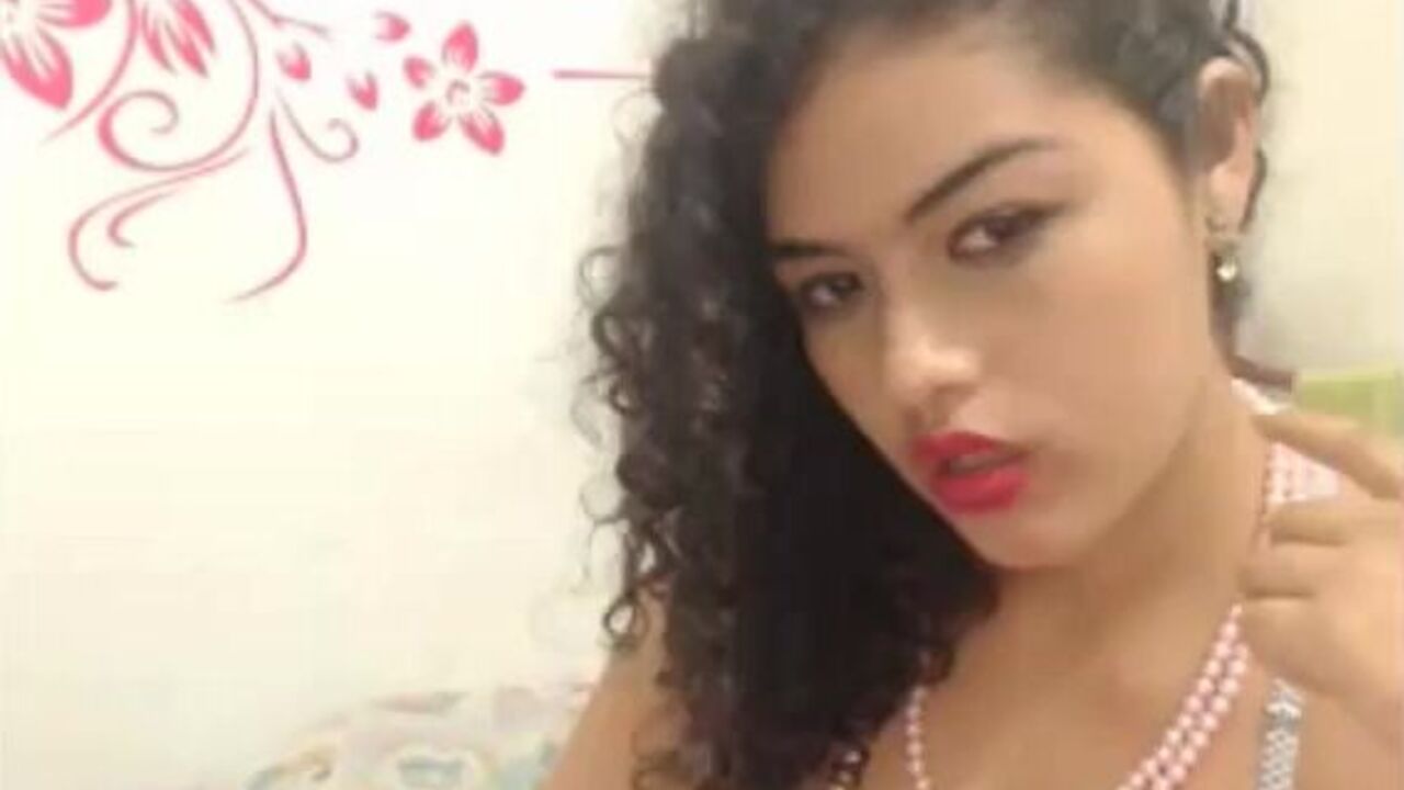 Watch this kinky Latina get her scat filled with her own jizz