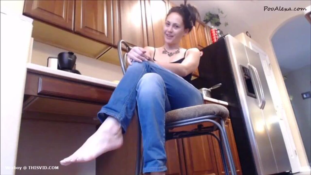 Diarrhea Brownies get their scat fetish on in a wild pooped up video