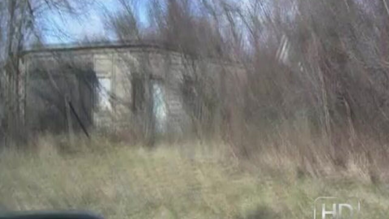 Blonde slut gets her scat stuffed with pleasure