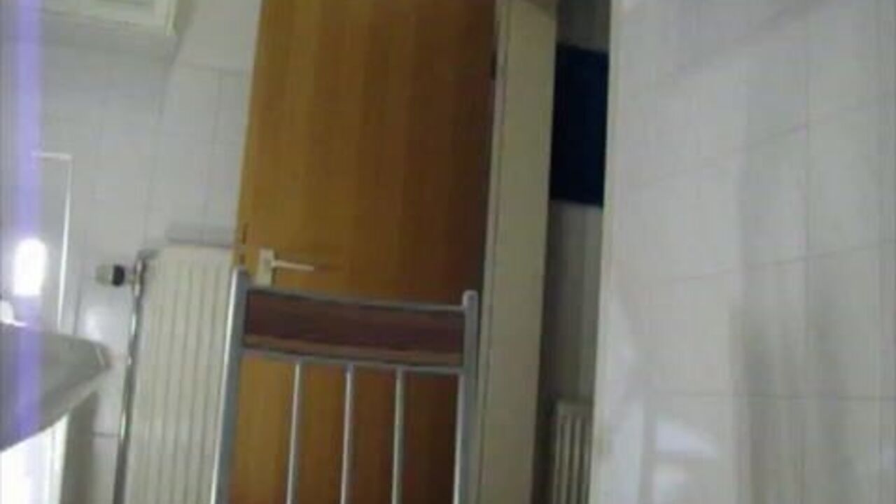 My scatty face with glasses can't handle this shitting and pooping video