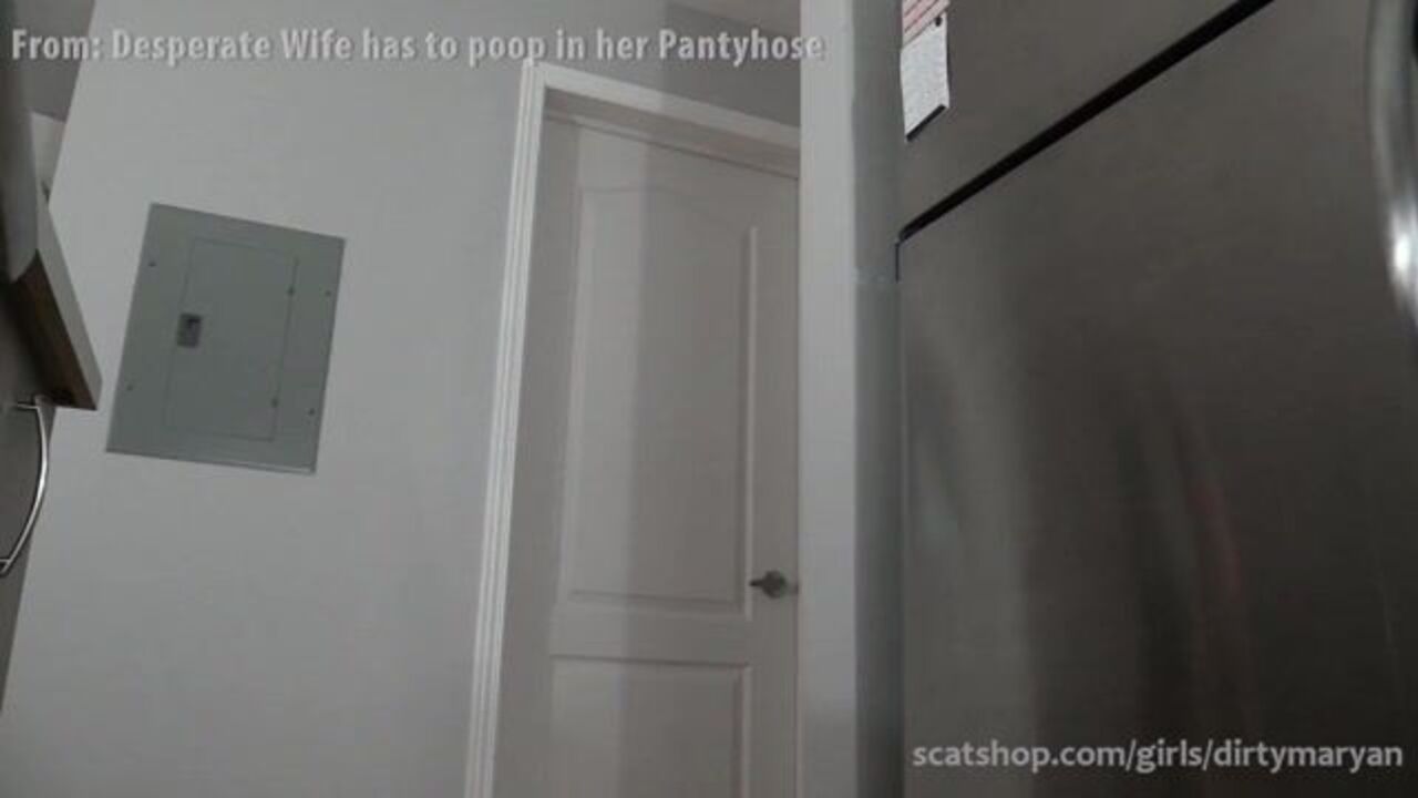 Desperate Wife gets down and dirty in pantyhose while scatting like a pro