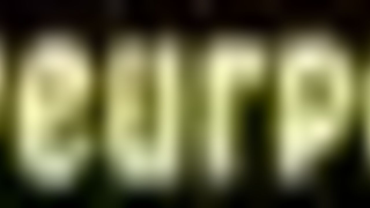 Watch this scat pornstar struggle to get off while trying to relieve her constipation