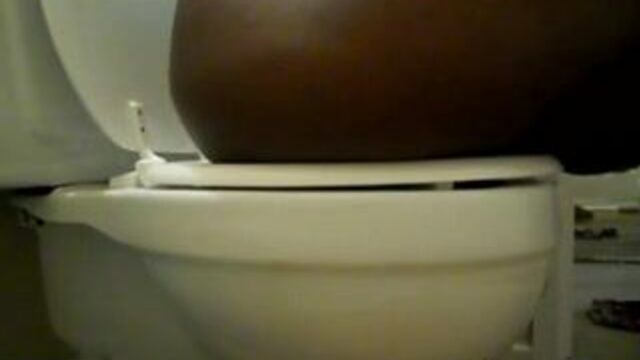 Black Girl Pooping and Farting