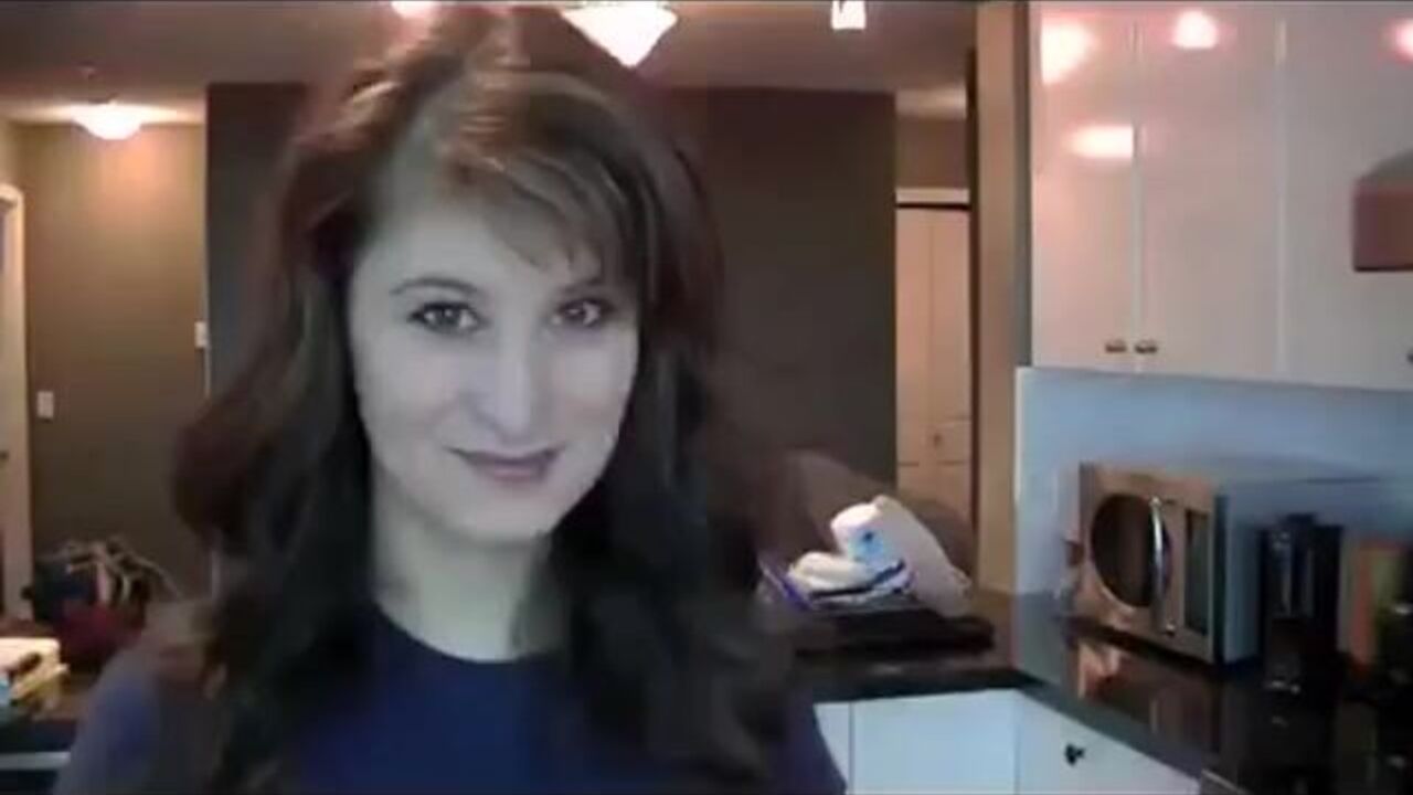 Ariel Shitting & farting like a pro in this hot scat porn video