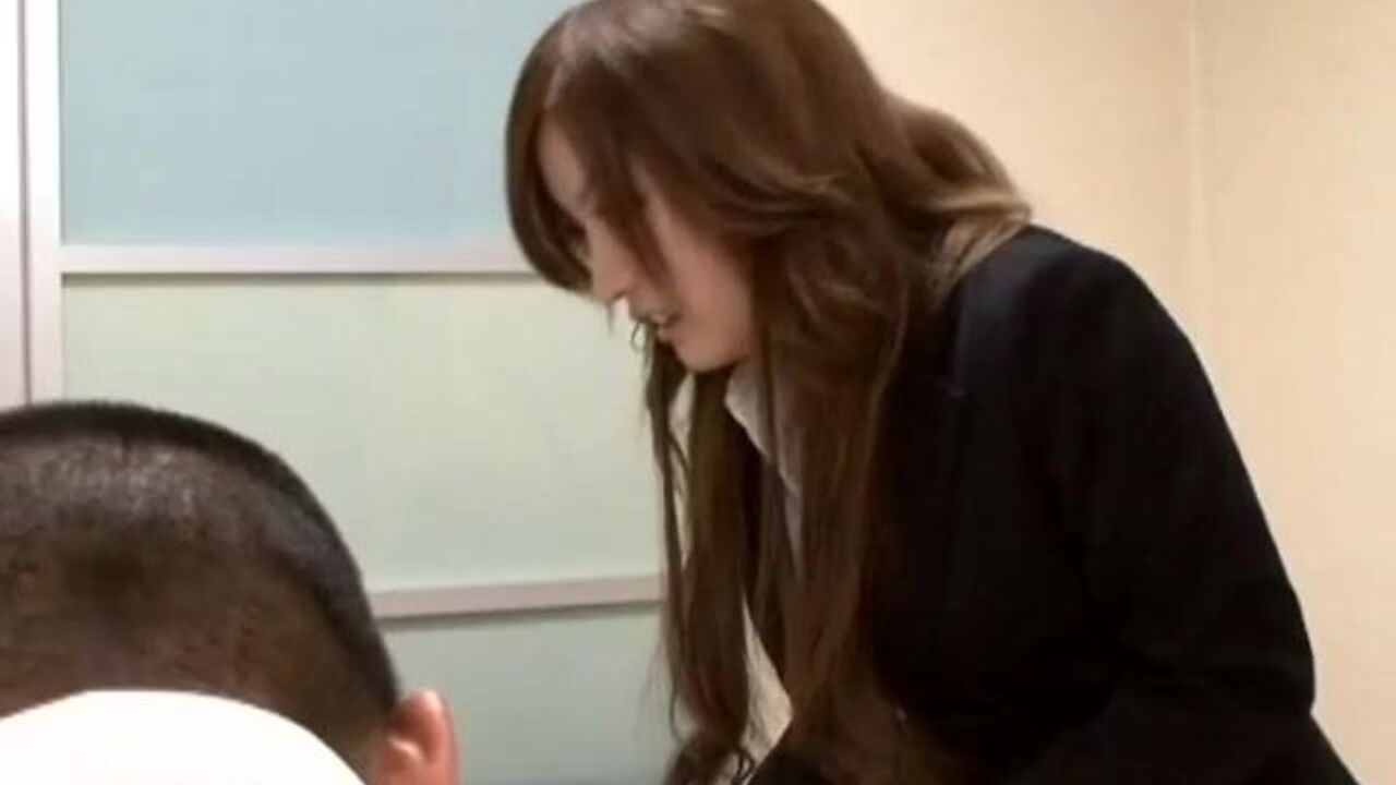 Watch this business girl need to clean her own ass with her filthy scat