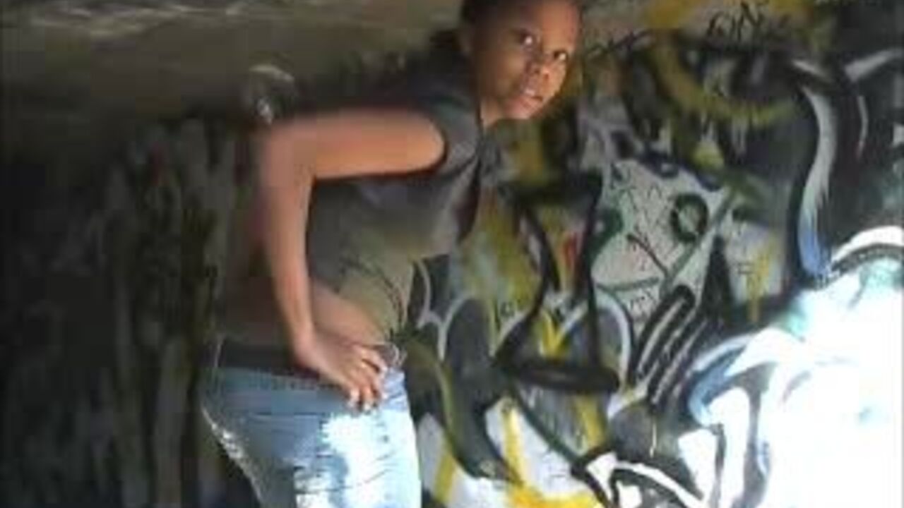 Parker_Shelbee gets down and dirty with a scatty slut in this poop porn video