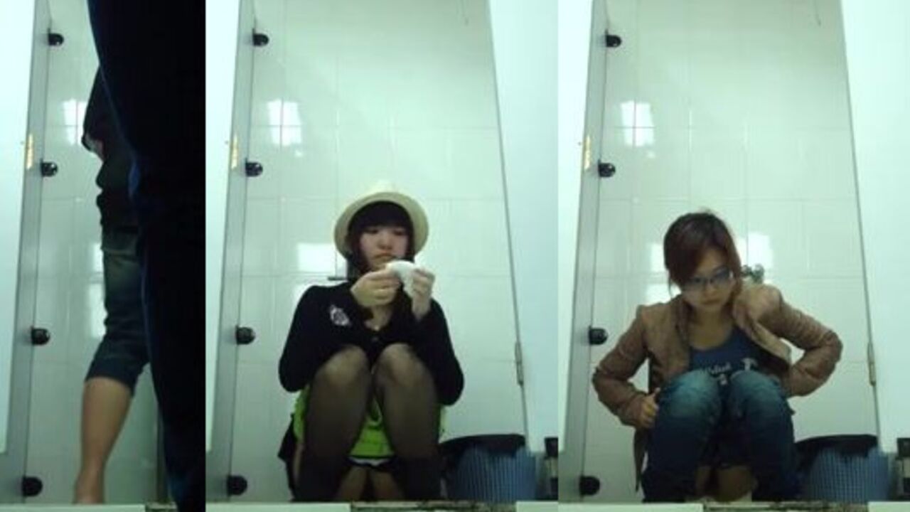 Watch this kinky scat porn video of a scat slave getting her ass and pussy pooped out in a China toilet