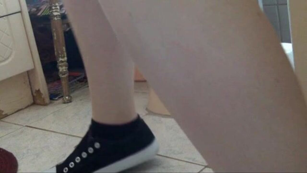 Sneaker fetish: true love gets scatporny in a dirty porn video