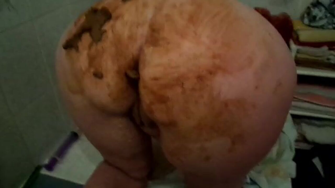 Watch these kinky sluts scat in wild fetish videos